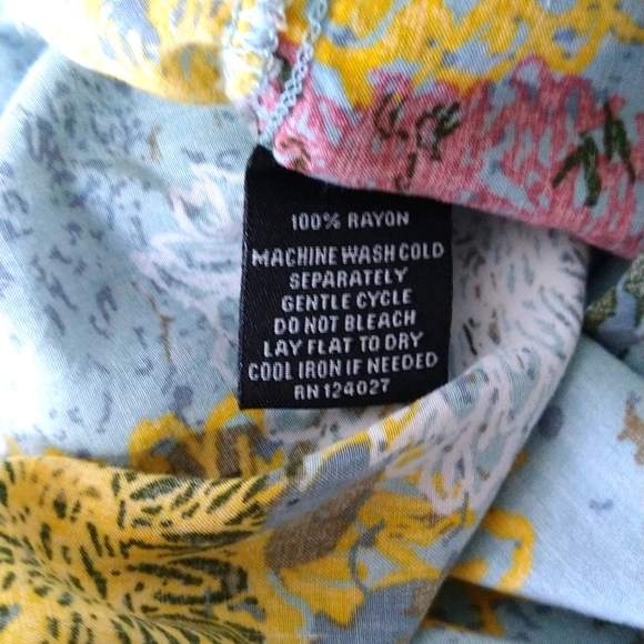 Signature Studio Shirt - Picture 5 of 5